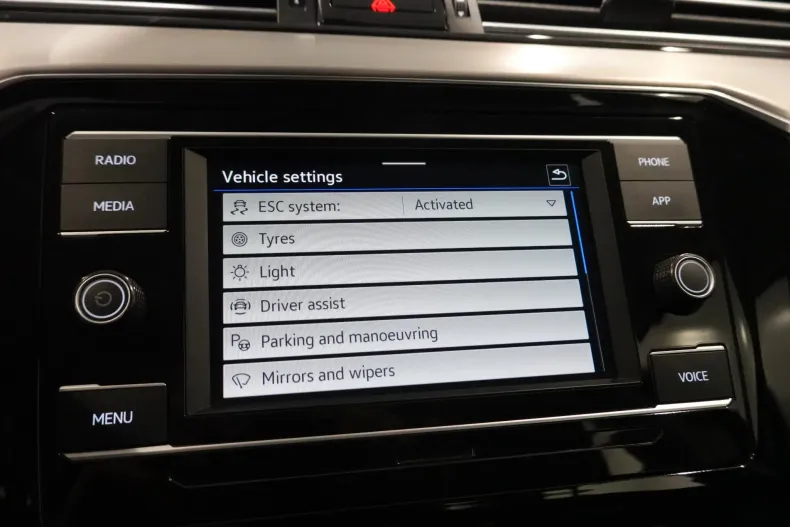 Volkswagen Passat din 2021 cu 81.122 km - oferta VOL138298 - foto 27