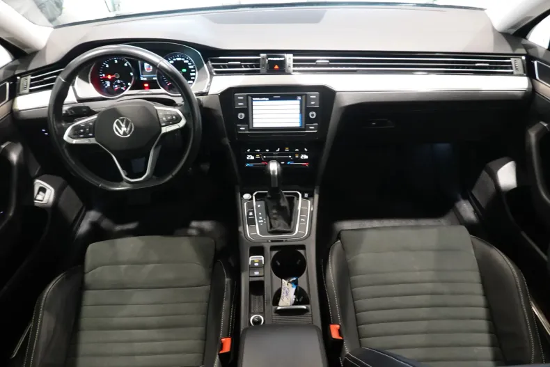 Volkswagen Passat din 2021 cu 81.122 km - oferta VOL138298 - foto 33