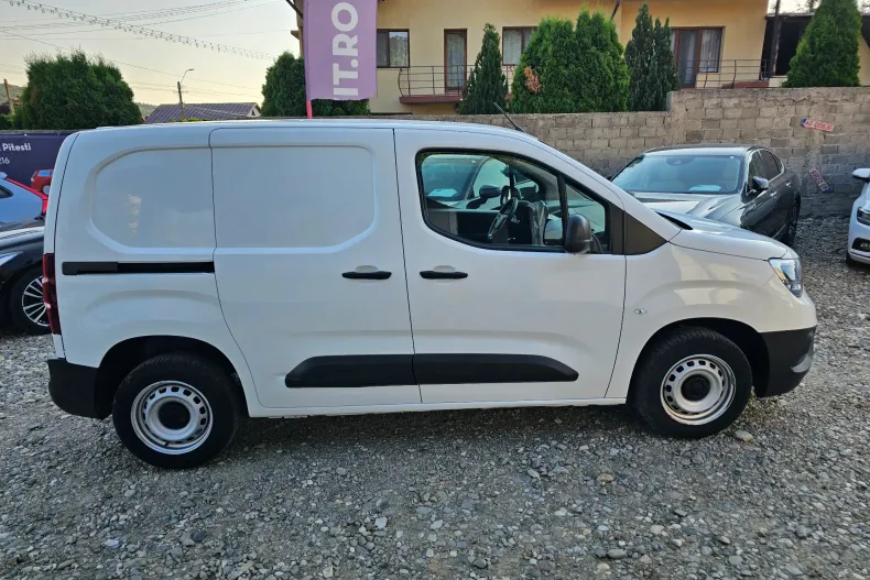 Opel Combo din 2022 cu 48.499 km - oferta OPE138322 - foto 2