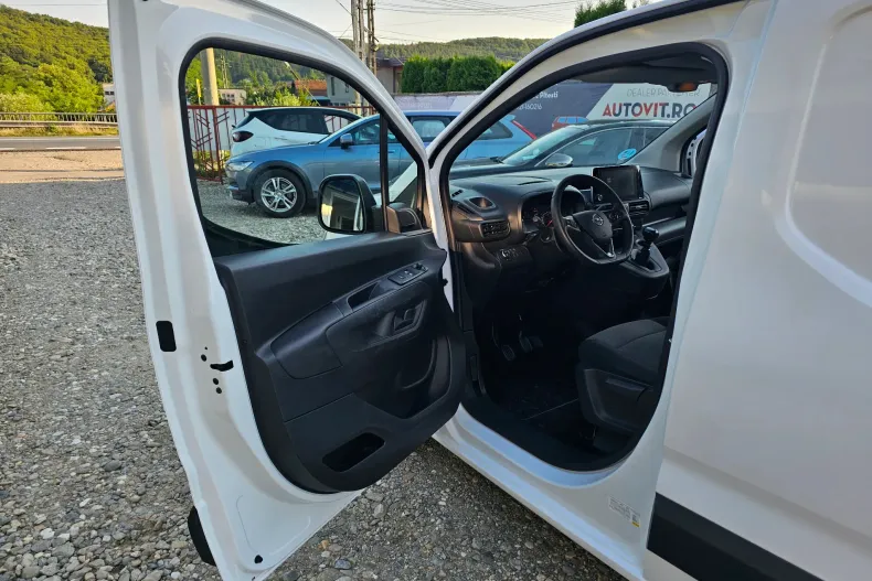 Opel Combo din 2022 cu 48.499 km - oferta OPE138322 - foto 12