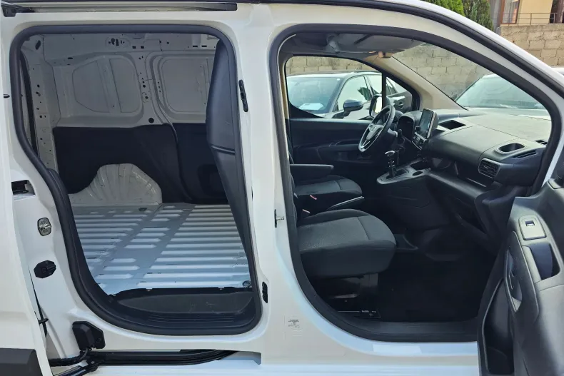 Opel Combo din 2022 cu 48.499 km - oferta OPE138322 - foto 15