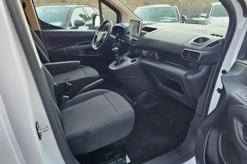 Opel Combo din 2022 cu 48.499 km - oferta OPE138322 - foto 17