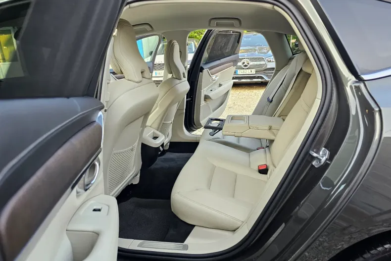 Volvo S90 din 2021 cu 179.899 km - oferta VOL138323 - foto 24
