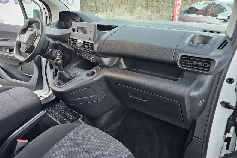 Peugeot Rifter din 2021 cu 134.099 km - oferta PEU138326 - foto 30