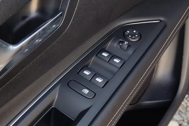 Peugeot 3008 din 2020 cu 159.774 km - oferta PEU138337 - foto 16