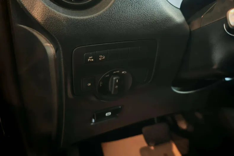 Mercedes-Benz Vito din 2023 cu 64.119 km - oferta MER138343 - foto 35