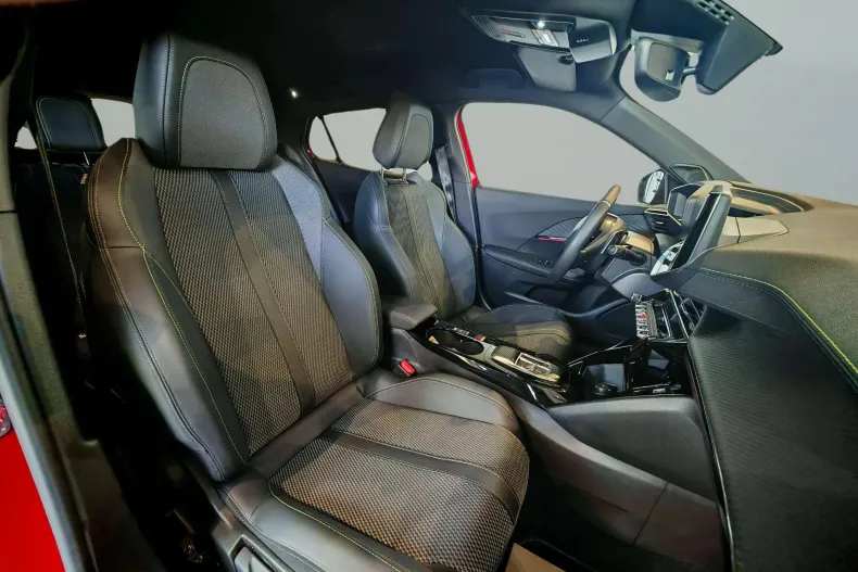 Peugeot 2008 din 2023 cu 22.702 km - oferta PEU138345 - foto 14