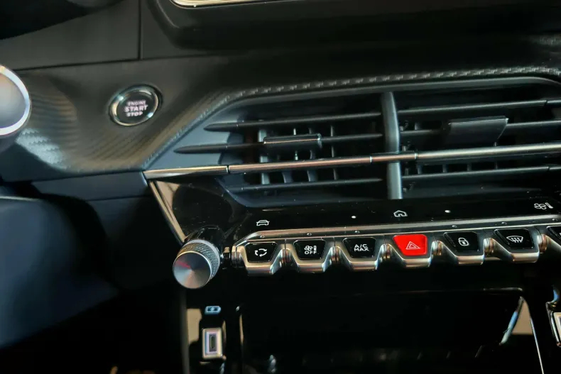 Peugeot 2008 din 2023 cu 22.702 km - oferta PEU138345 - foto 24