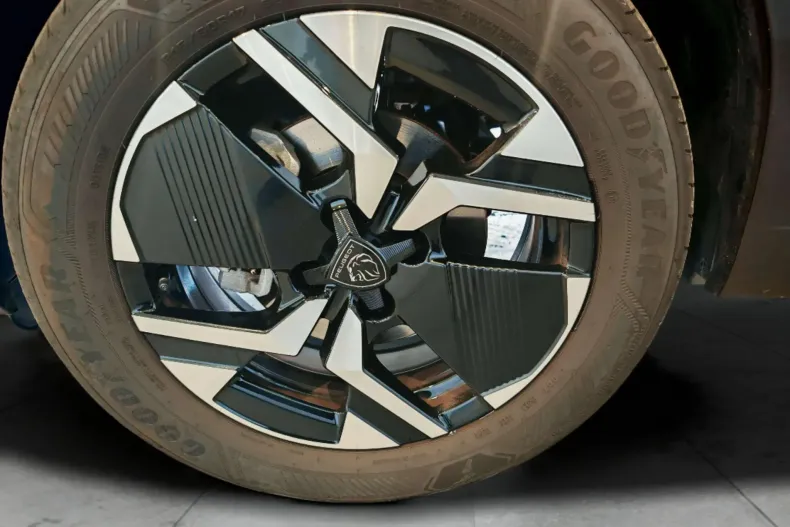 Peugeot 2008 din 2023 cu 22.702 km - oferta PEU138345 - foto 27