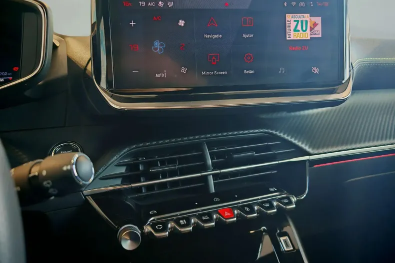 Peugeot 2008 din 2023 cu 22.702 km - oferta PEU138345 - foto 37