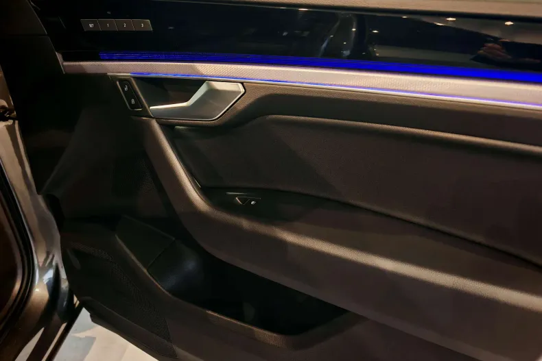 Volkswagen Touareg din 2021 cu 112.204 km - oferta VOL138346 - foto 21