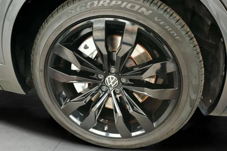 Volkswagen Touareg din 2021 cu 112.204 km - oferta VOL138346 - foto 35