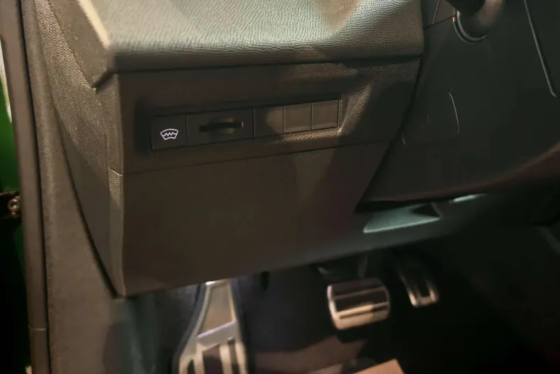 Peugeot 308 din 2023 cu 31.716 km - oferta PEU138347 - foto 19