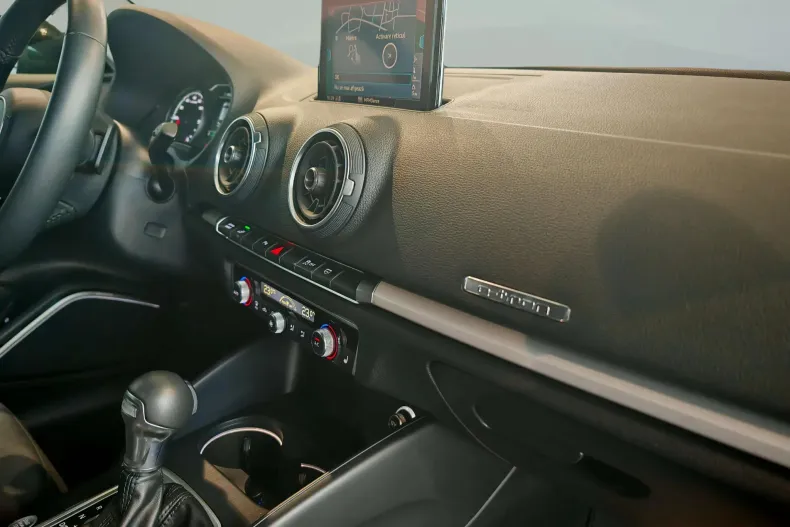 Audi A3 din 2019 cu 82.683 km - oferta AUD138350 - foto 9