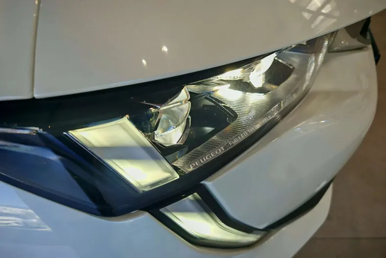 Peugeot 508 din 2019 cu 104.362 km - oferta PEU138353 - foto 6