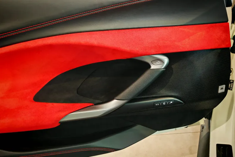 Ferrari 296 GTB din 2024 cu 67 km - oferta FER138362 - foto 16