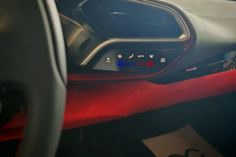 Ferrari 296 GTB din 2024 cu 67 km - oferta FER138362 - foto 32