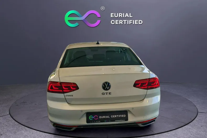 Volkswagen Passat din 2021 cu 66.272 km - oferta VOL138364 - foto 5