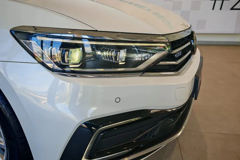 Volkswagen Passat din 2021 cu 66.272 km - oferta VOL138364 - foto 9