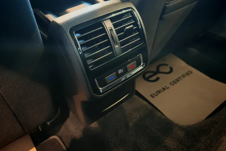 Volkswagen Passat din 2021 cu 66.272 km - oferta VOL138364 - foto 11