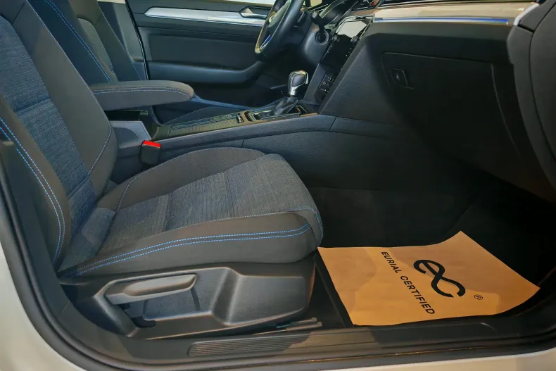 Volkswagen Passat din 2021 cu 66.272 km - oferta VOL138364 - foto 17