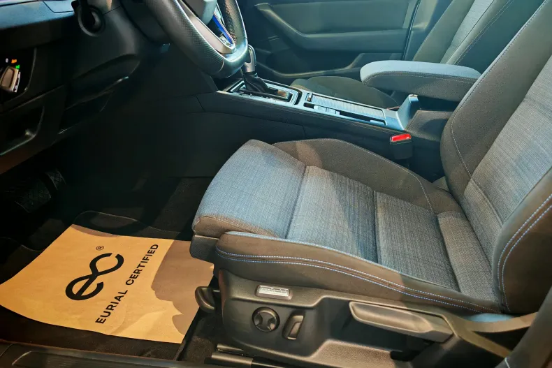 Volkswagen Passat din 2021 cu 66.272 km - oferta VOL138364 - foto 22