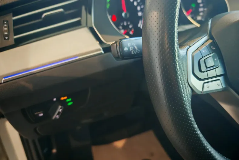 Volkswagen Passat din 2021 cu 66.272 km - oferta VOL138364 - foto 23