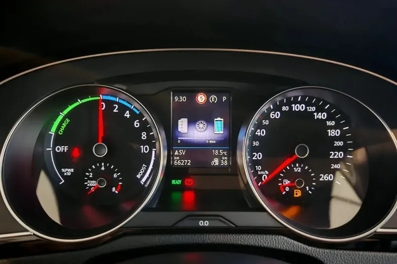 Volkswagen Passat din 2021 cu 66.272 km - oferta VOL138364 - foto 24