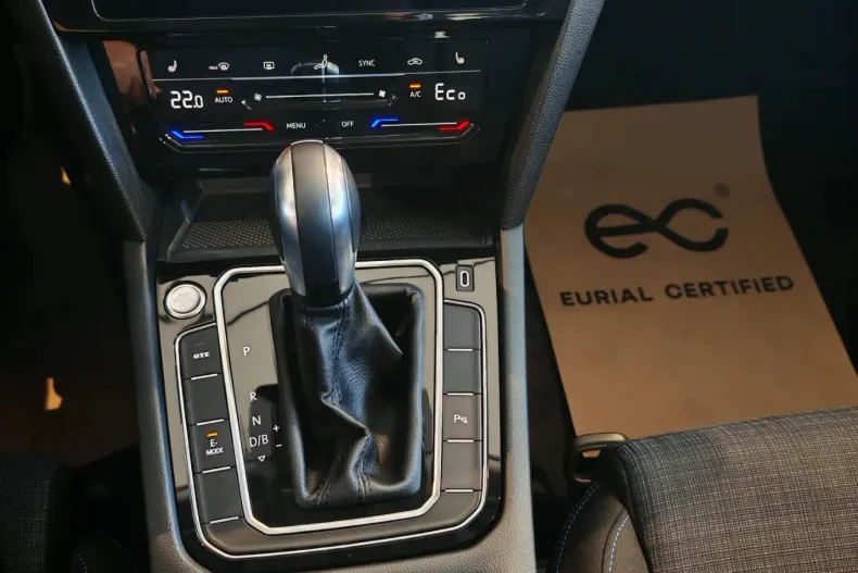 Volkswagen Passat din 2021 cu 66.272 km - oferta VOL138364 - foto 26