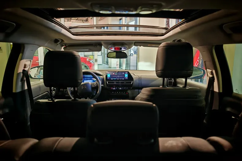 Citroën C5 Aircross din 2023 cu 4.100 km - oferta CIT138368 - foto 11