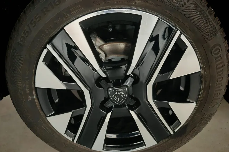 Peugeot 208 din 2024 cu 1.470 km - oferta PEU138369 - foto 9