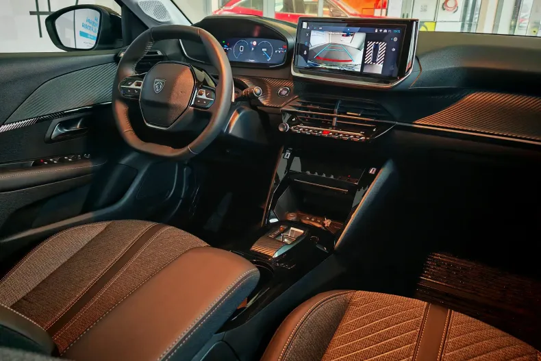 Peugeot 208 din 2024 cu 1.470 km - oferta PEU138369 - foto 11