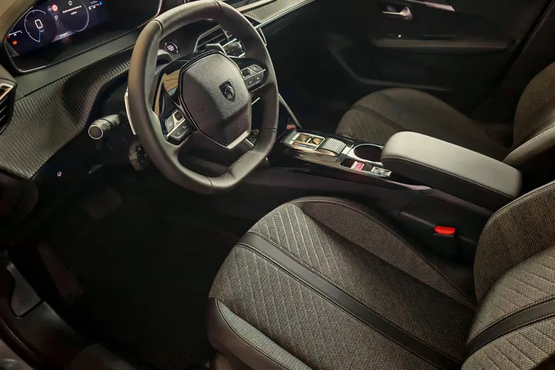 Peugeot 208 din 2024 cu 1.470 km - oferta PEU138369 - foto 18