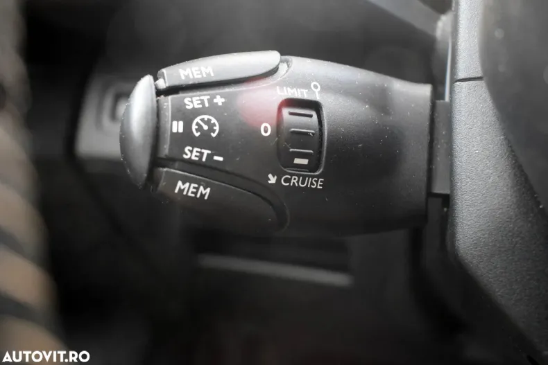 Peugeot 3008 din 2020 cu 108.403 km - oferta PEU138375 - foto 17