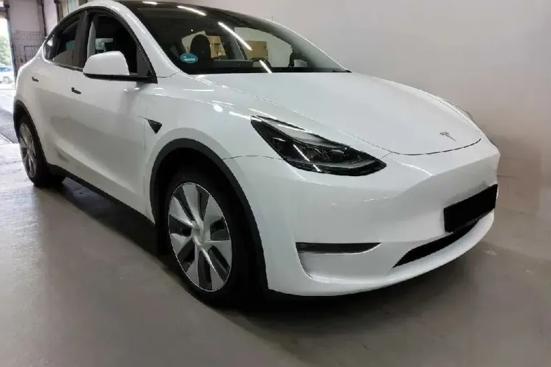 Tesla Model Y din 2023 cu 57.156 km - oferta TES138379 - foto 1