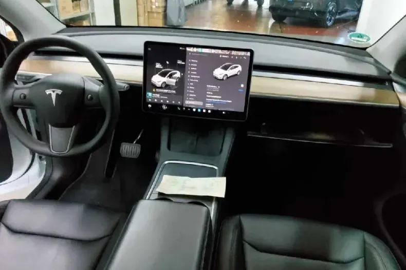 Tesla Model Y din 2023 cu 57.156 km - oferta TES138379 - foto 2