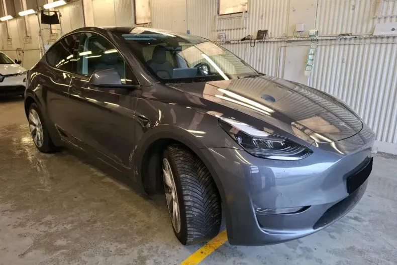 Tesla Model Y din 2022 cu 68.504 km - oferta TES138384 - foto 3
