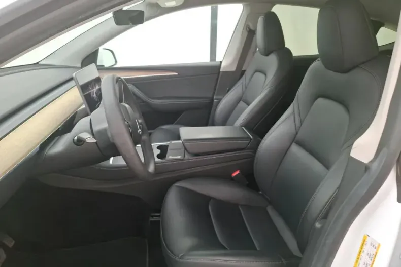 Tesla Model Y din 2022 cu 65.095 km - oferta TES138389 - foto 6