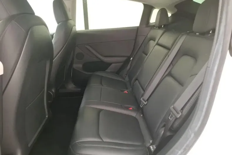 Tesla Model Y din 2022 cu 65.095 km - oferta TES138389 - foto 7