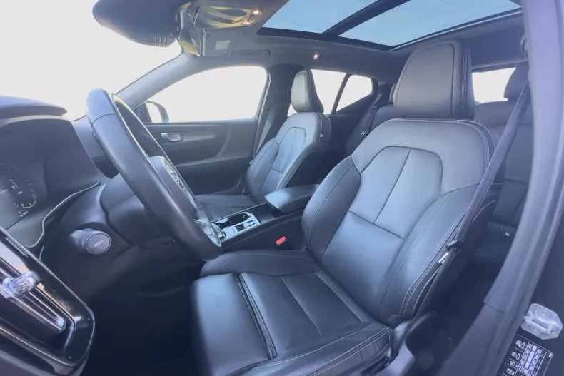 Volvo XC40 din 2020 cu 106.004 km - oferta VOL138396 - foto 14