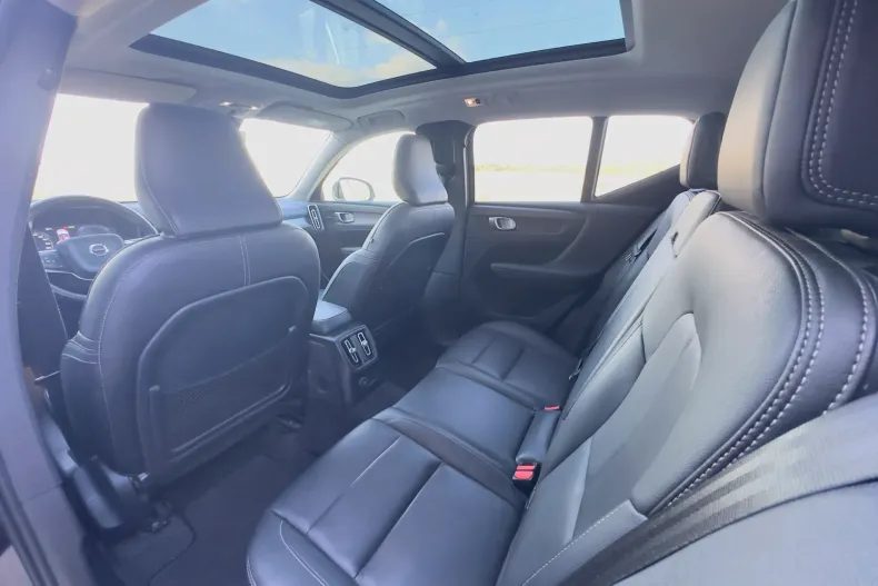 Volvo XC40 din 2020 cu 106.004 km - oferta VOL138396 - foto 17