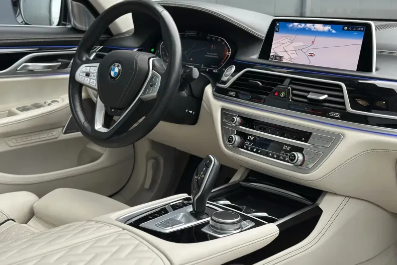 BMW Seria 7 din 2021 cu 107.100 km - oferta BMW138412 - foto 2