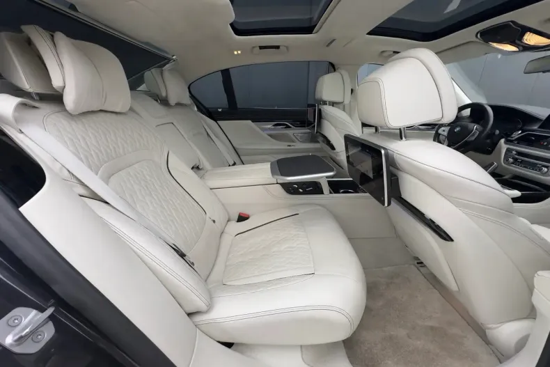 BMW Seria 7 din 2021 cu 107.100 km - oferta BMW138412 - foto 37