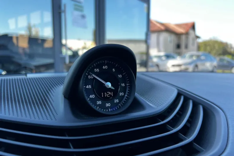 Porsche Taycan din 2021 cu 152.903 km - oferta POR138424 - foto 30