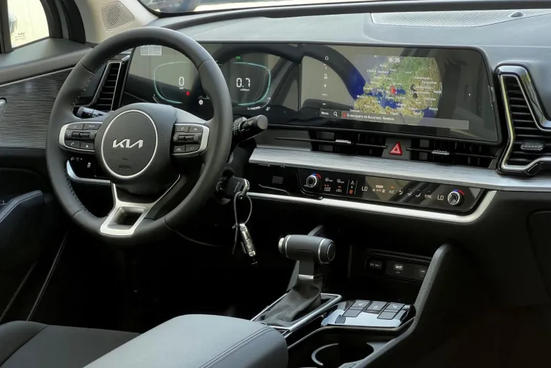 Kia Sportage din 2025 cu 16 km - oferta KIA138435 - foto 8