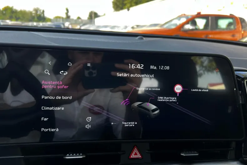 Kia Sportage din 2025 cu 16 km - oferta KIA138435 - foto 39