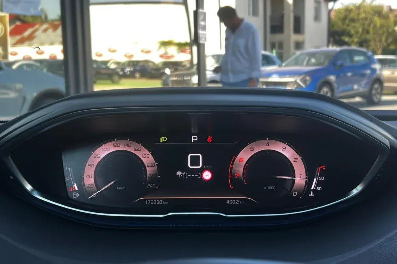 Peugeot 3008 din 2022 cu 178.830 km - oferta PEU138445 - foto 23