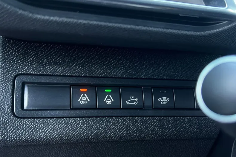 Peugeot 3008 din 2022 cu 178.830 km - oferta PEU138445 - foto 32