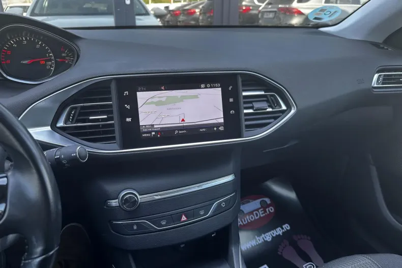 Peugeot 308 din 2021 cu 162.560 km - oferta PEU138458 - foto 11