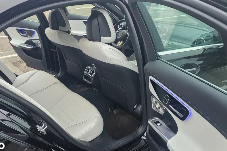 Mercedes-Benz C din 2024 cu 12.300 km - oferta MER138478 - foto 8